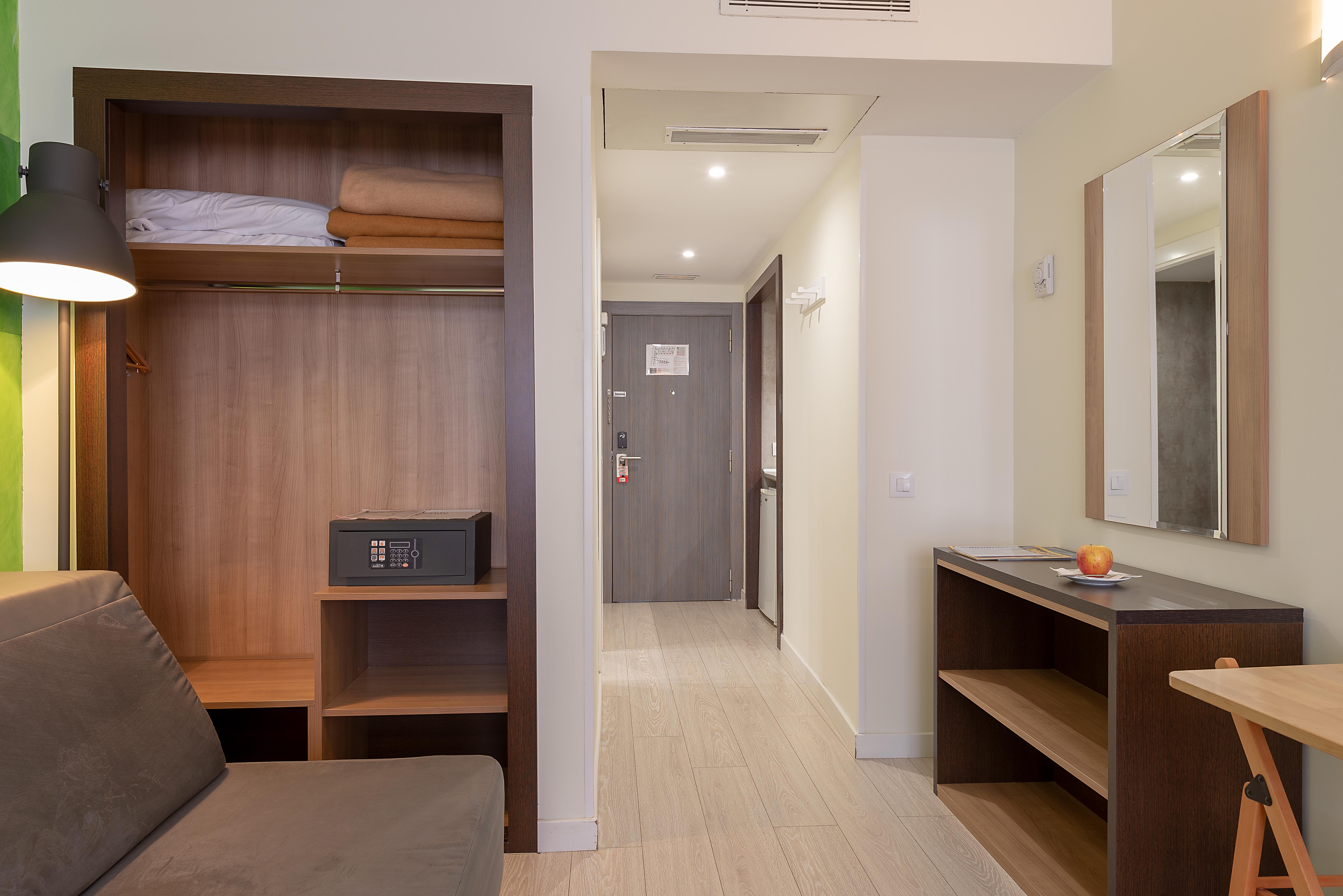 Apartamentos Recoletos — Photos 2